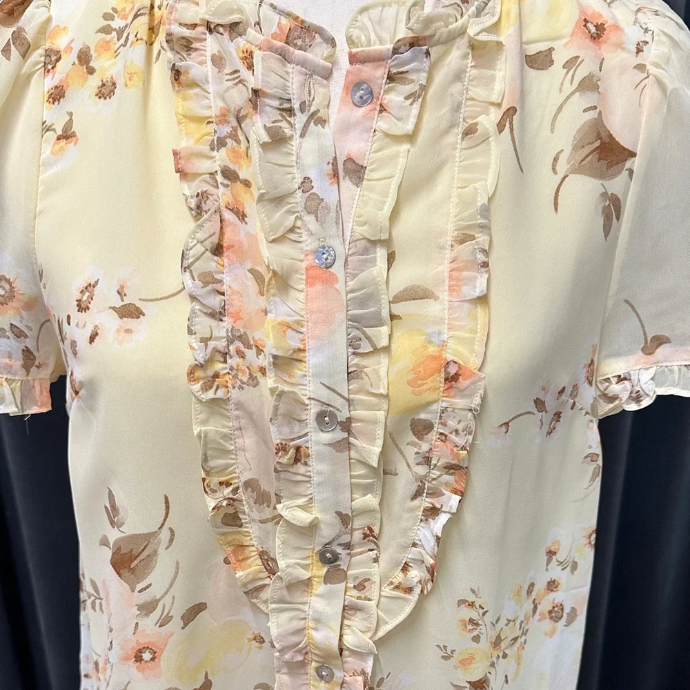 Doe & Rae Floral Ruffle Blouse - Soft Yellow - Picture 3 of 7